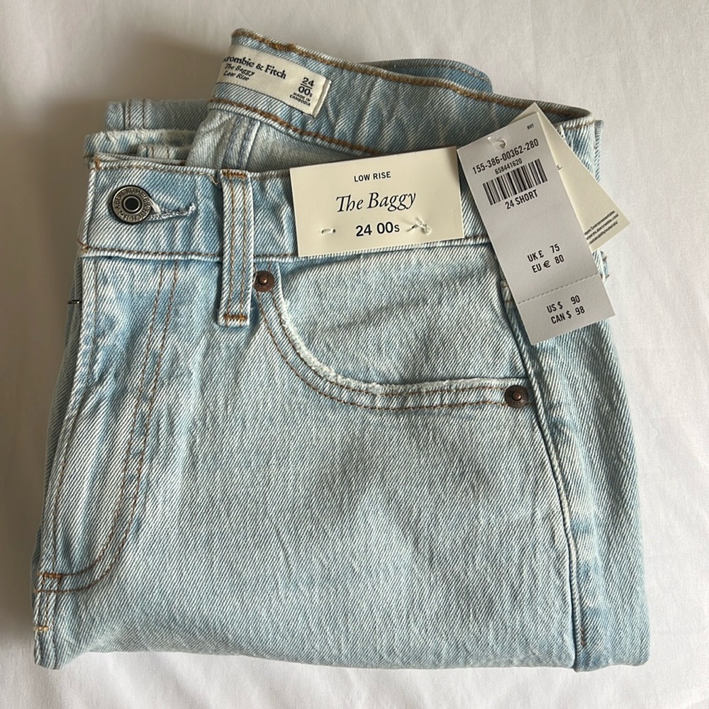 Abercrombie Low Rise Baggy Jeans Short (NWT)